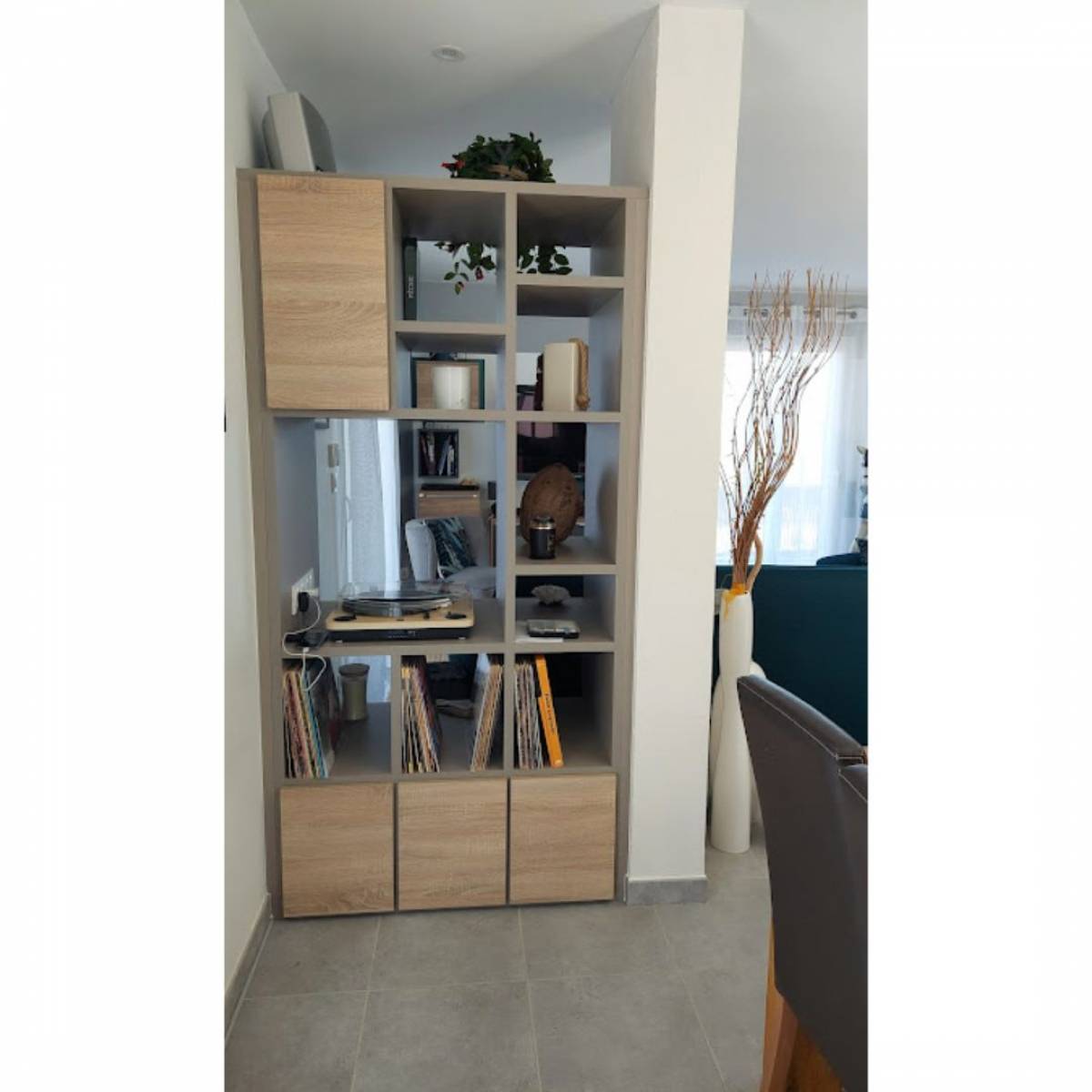 Optimisation d'espace avec ce meuble de rangement sur-mesure à Perpignan, dans les Pyrénées Orientales