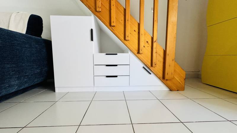 Sous escalier à Narbonne Plage